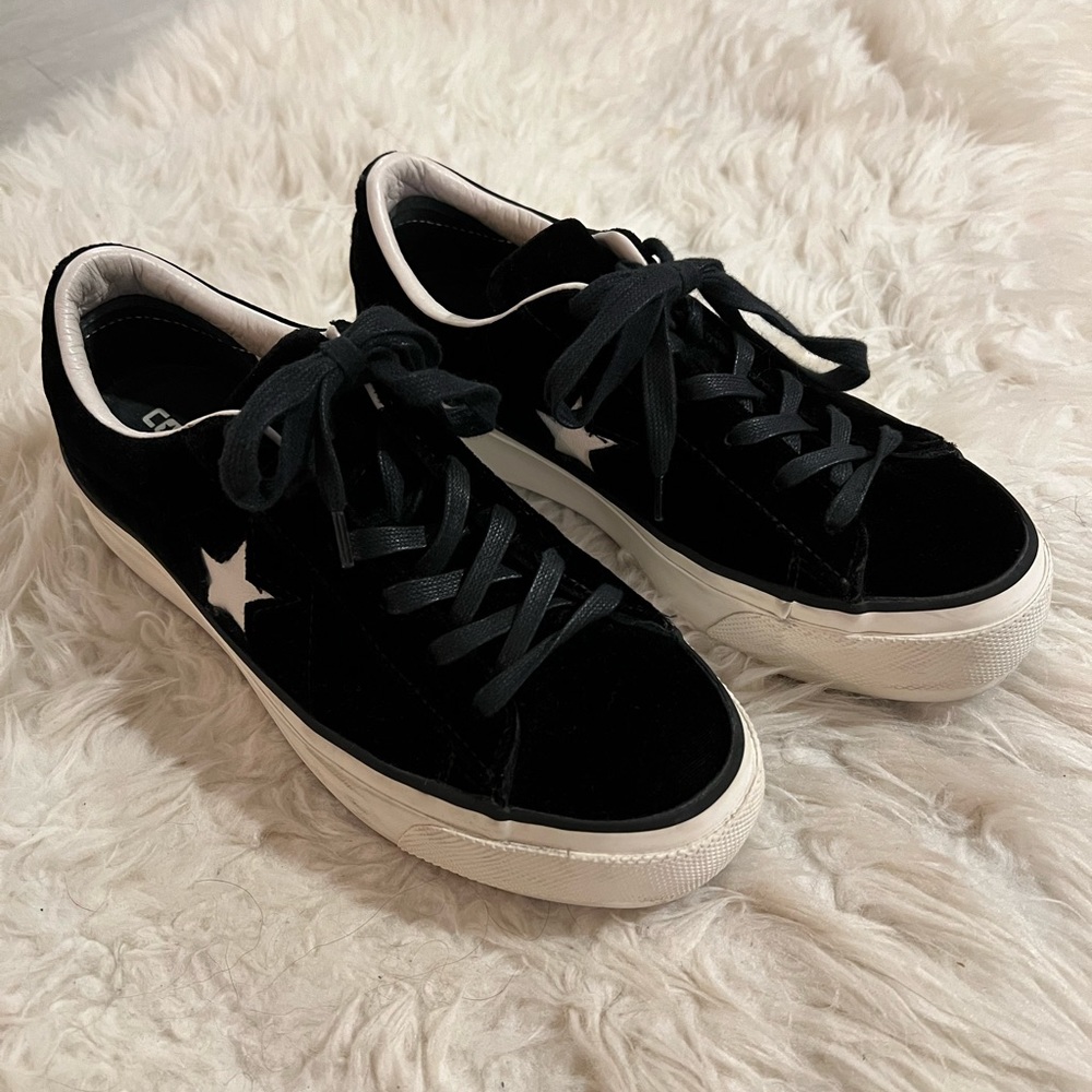 Velvet Converse